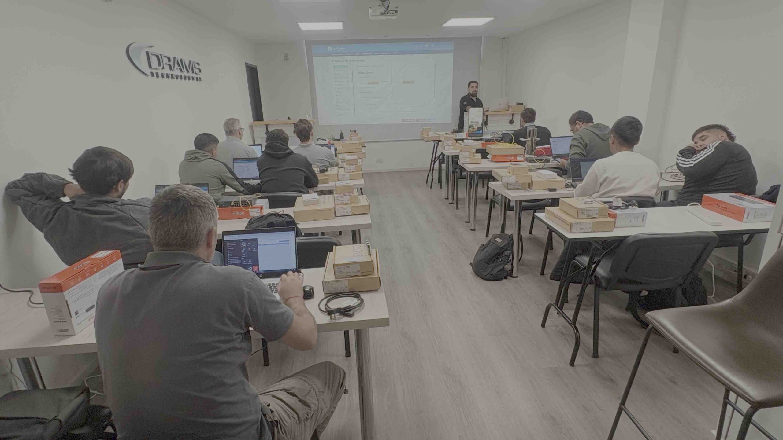 DRAMS Technology: certificación en control de acceso junto a SALTO para formar integradores de alto nivel